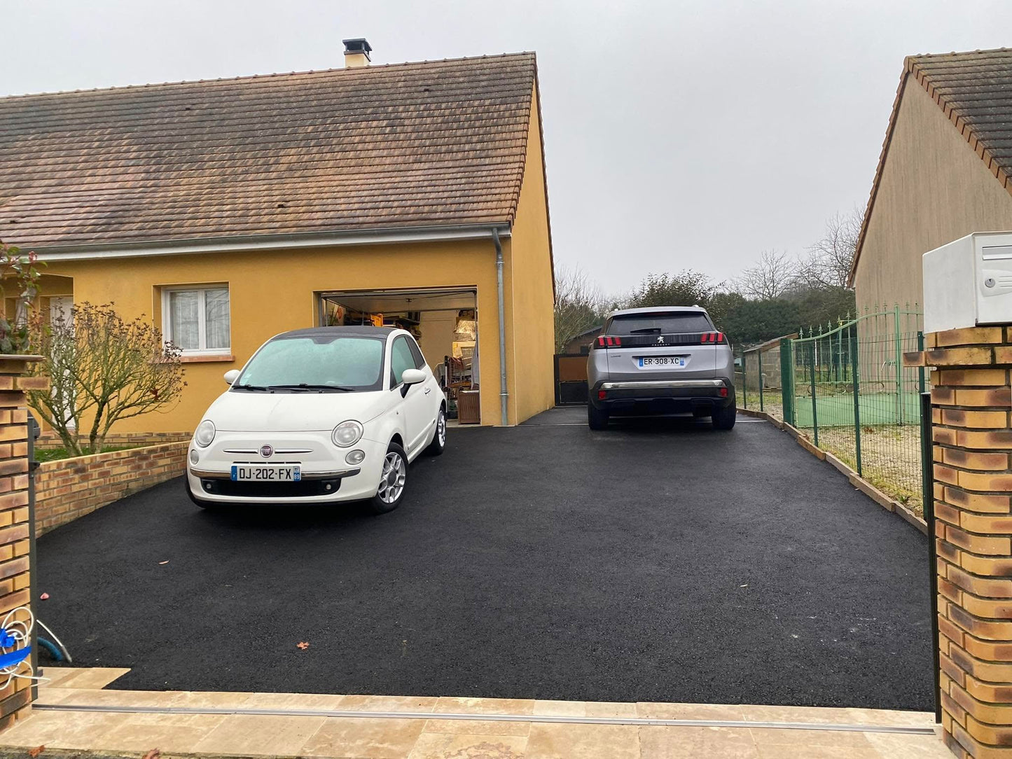 Cour enrobé | Muret | Portail/Portillon | Clôture