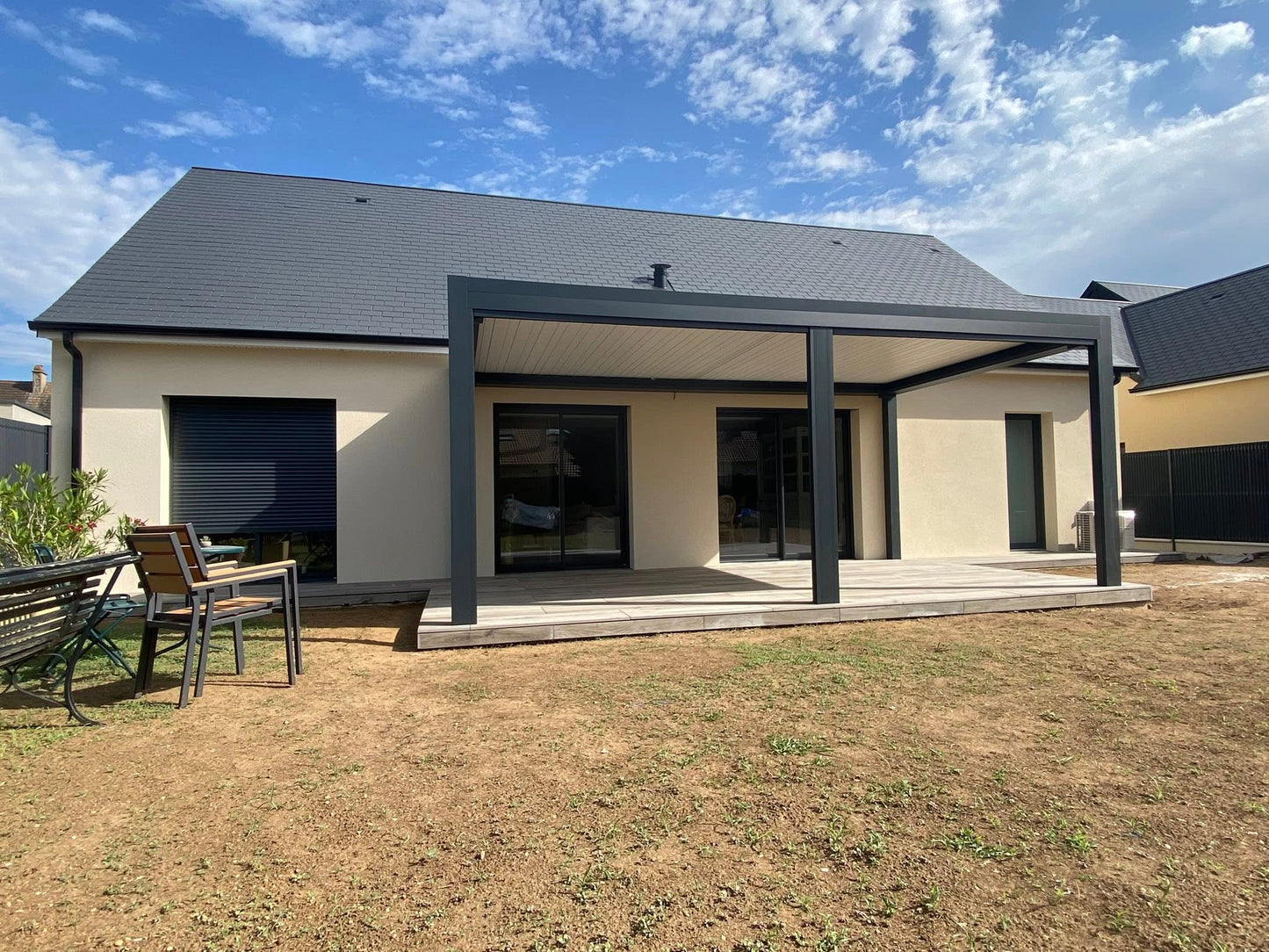 Pergola bioclimatique | Terrasse en grès cérame