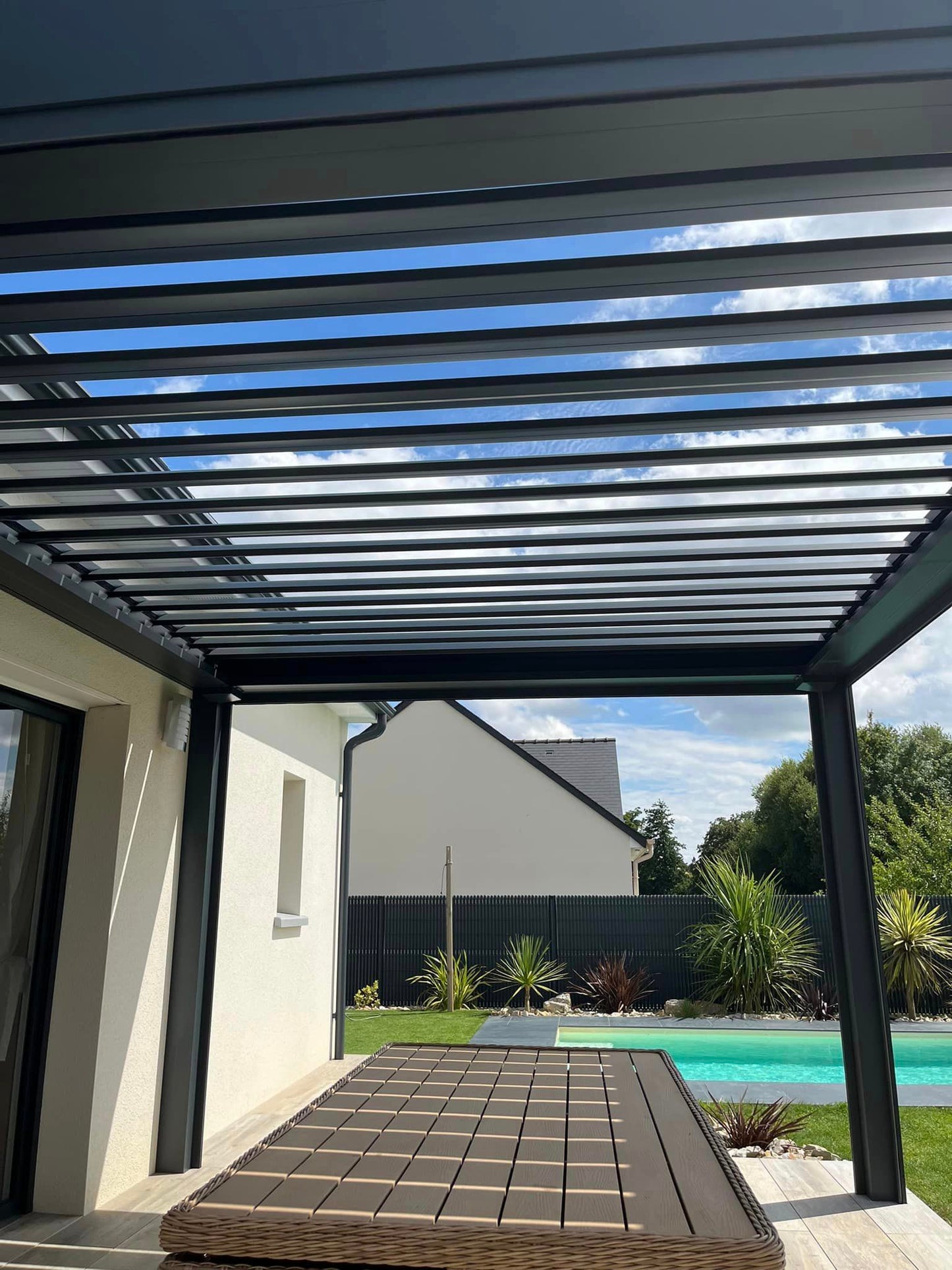 Pergola bioclimatique aluminium