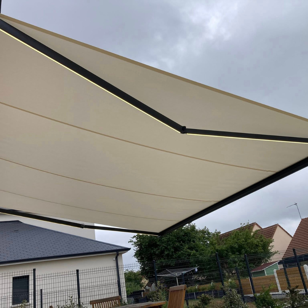 Store banne motorisé MARQUISES